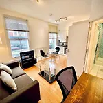 Modern Apartment With Large Patio In Central Marylebone