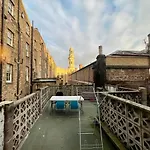 Modern Apartment With Large Patio In Central Marylebone