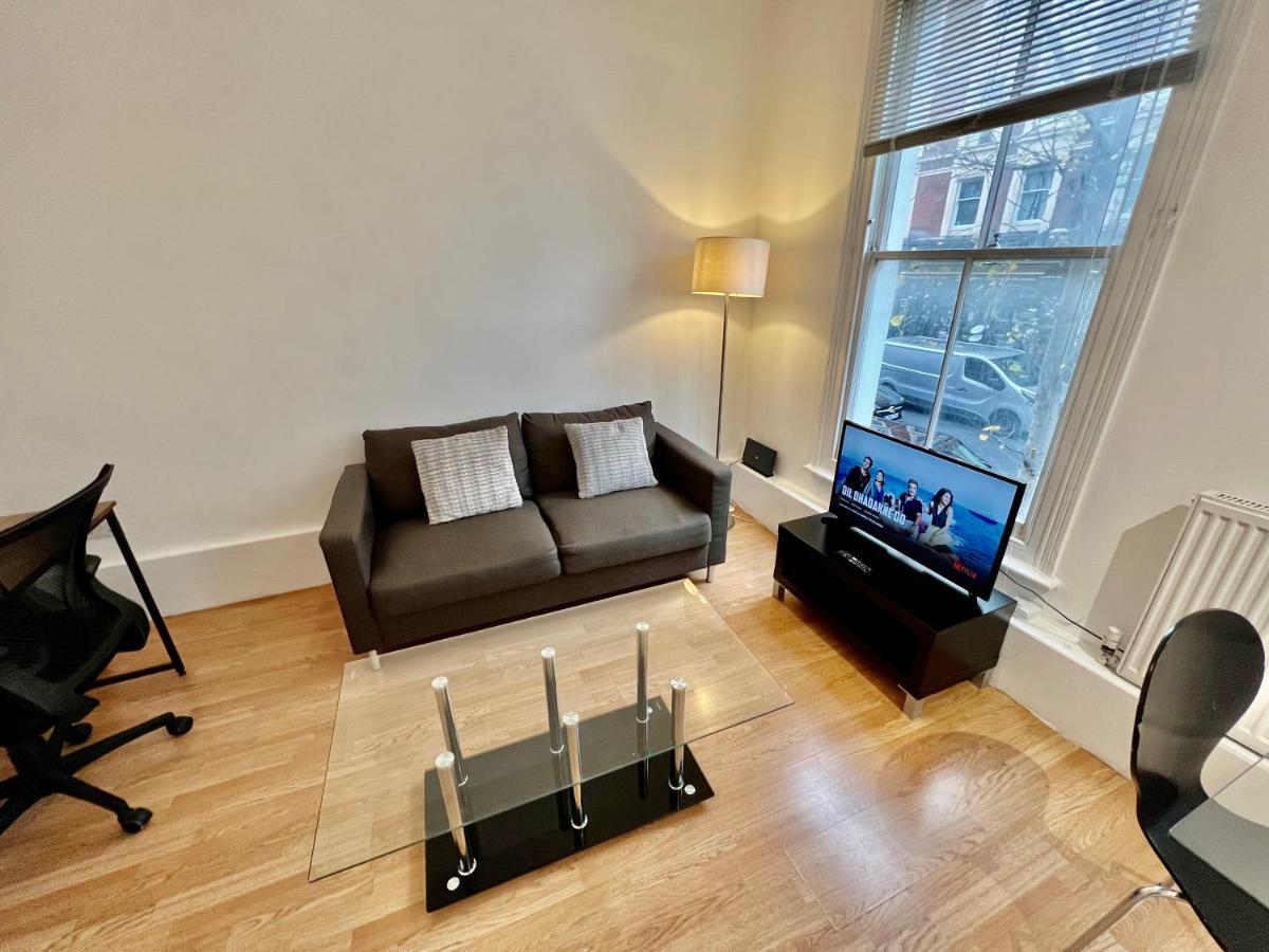 Modern With Large Patio In Marylebone *